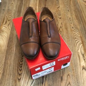 Pikolinos cuero size 37 BNIB